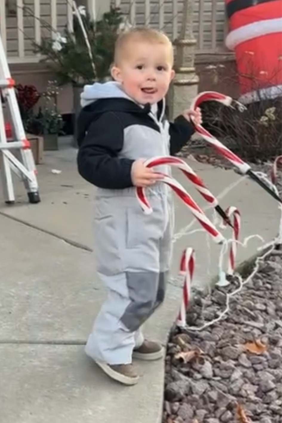 The best, most affordable toddler snow suit 🥰

#LTKBaby #LTKActive #LTKKids