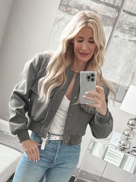 SALE ALERT - Green bomber jacket 50% off!! I’m really loving this sage green cropped bomber - The fit is perfect and the price point is amazing! It comes in black too and runs tts, I’m wearing an XS.

#LTKsalealert #LTKstyletip #LTKfindsunder100