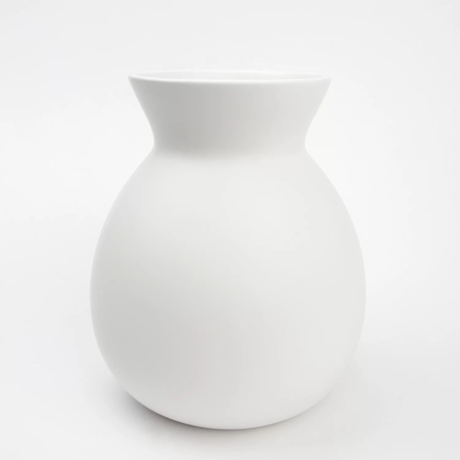 Mainstays 6.75in x 8in Solid White Finish Ceramic Vase - Walmart.com | Walmart (US)