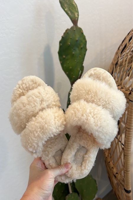 UGG slippers on sale!!! Great holiday gift idea.  Comes in 4 colors. Runs tts 

#LTKunder100 #LTKshoecrush #LTKsalealert