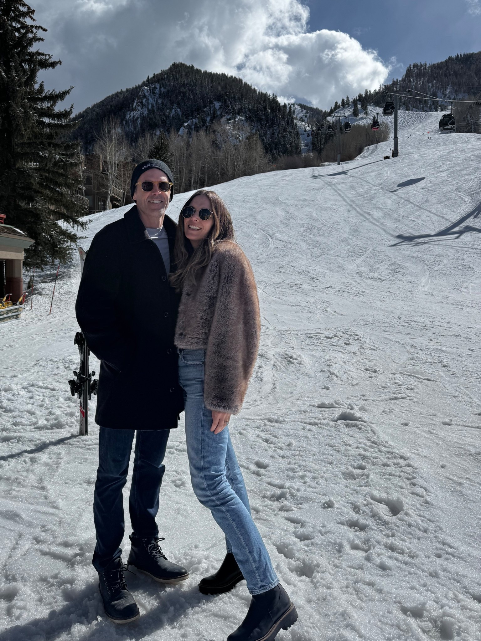 Aspen

Faux fur crop jacket, faux fur coat, winter coat, snow jacket, black boots, snow boots 

#LTKStyleTip #LTKTravel #LTKSeasonal