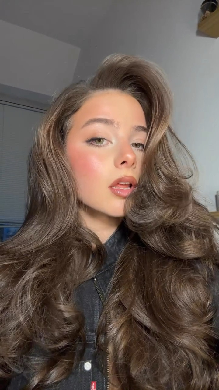 sigh maybe the side part IS coming back 🫩 
-
-
-
#sidepart#transition#hairinspo#beautyinspo#makeup

#LTKgrwm #LTKBeauty
