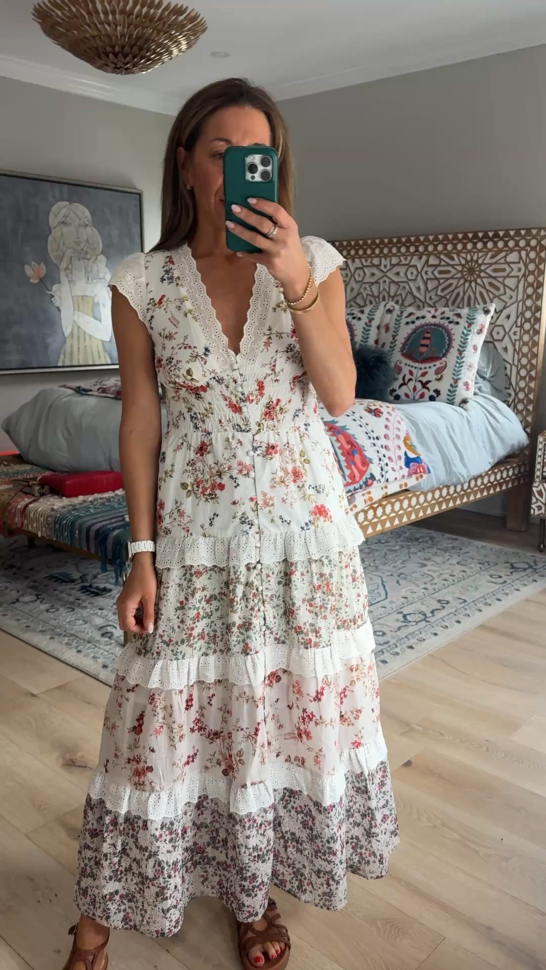 The prettiest romantic feminine dress from Anthropologie! Use code
CHIC20 through 3/9 ❤️wearing Xs, runs tts
