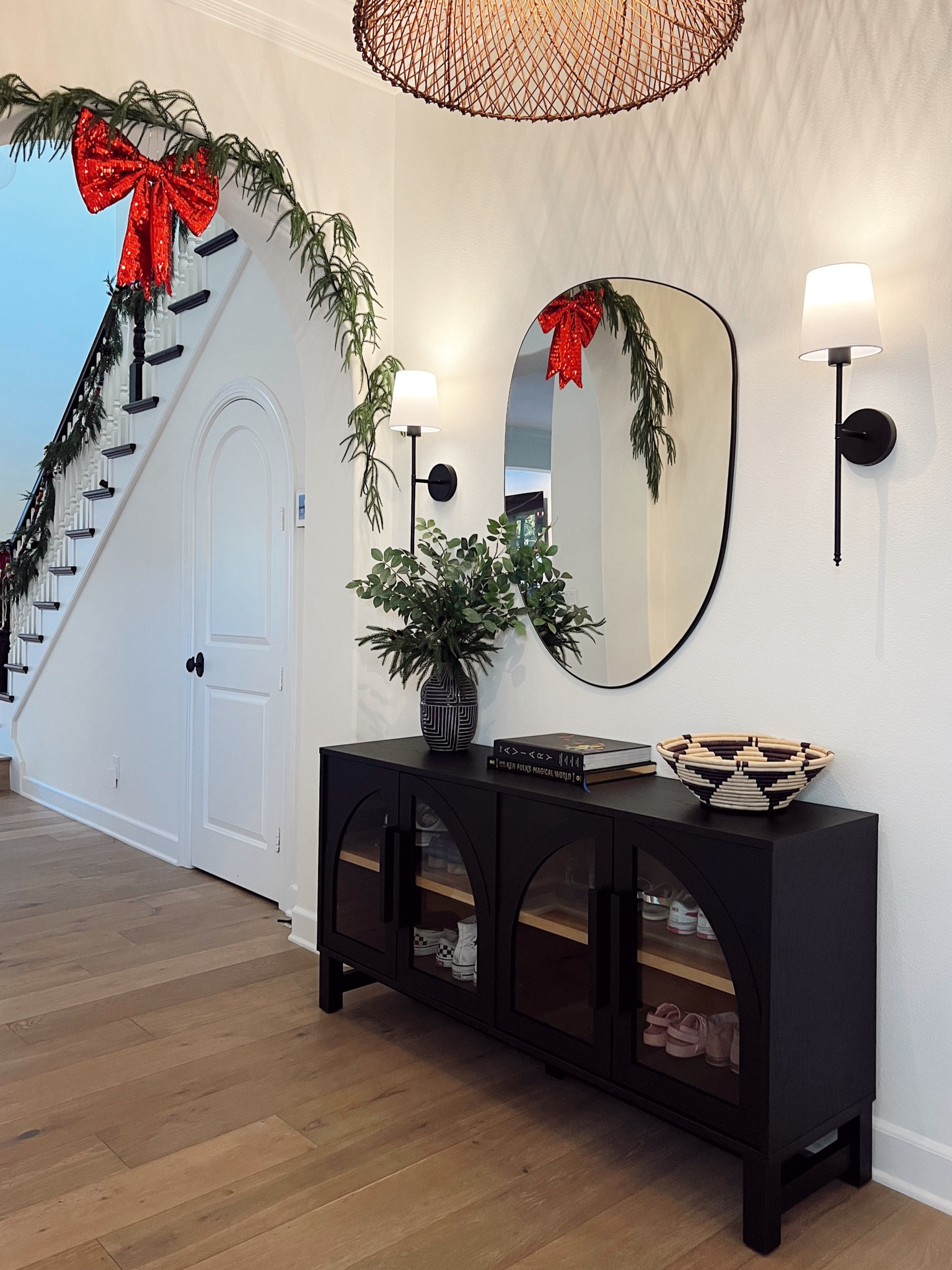 Entry way refresh! 

#LTKHoliday #LTKStyleTip #LTKHome