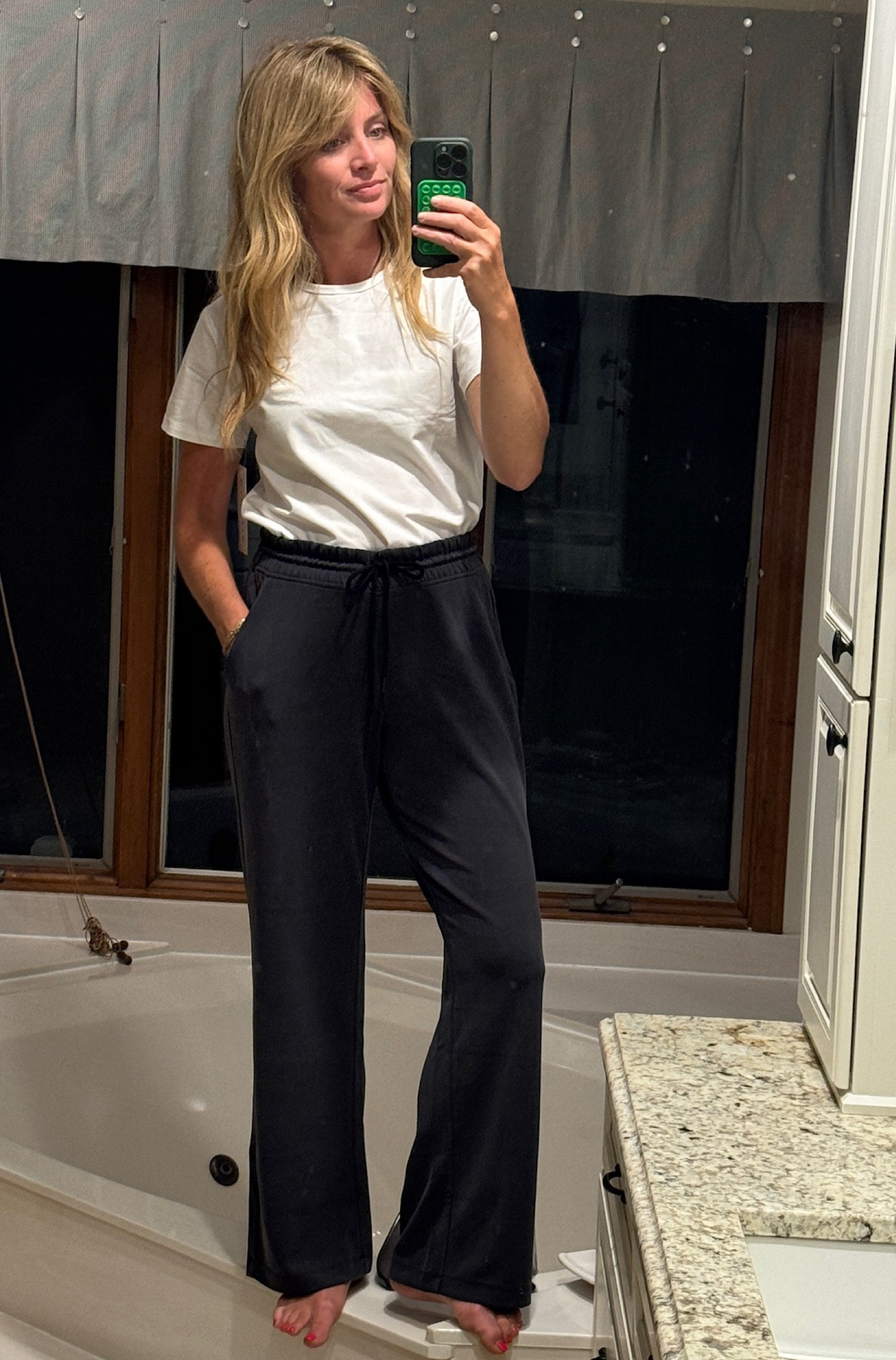 Athleta shirt and pants for the win

#LTKStyleTip #LTKFitness #LTKSeasonal