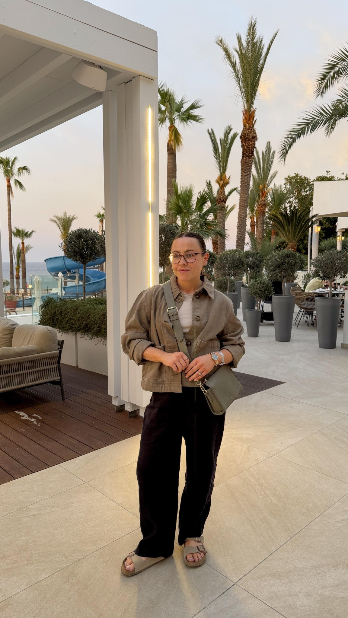 Evening OOTD 💚

it was a much cooler evening so I went with a more casual and of course comfy look for dinner. Heels just really aren’t my first choice either so sandals it is. 

My bag is @katieloxton and my code gets you 15% off their website ✨ KLDTMR5Q ✨ 

•
•
•
#dailystyle #styling #stylingtheseasons #styleinspo #stylingideas #denimjacket #outfitideas #vacationoutfit #vacationmode #eveningout #casualootd #ootd #klfaves #klicons