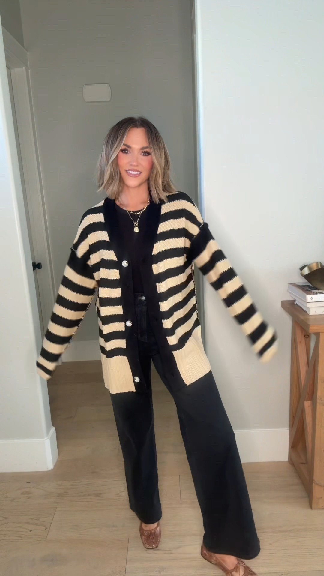 Walmart cardigan size large 

#LTKOver40 #LTKTall #LTKFindsUnder50