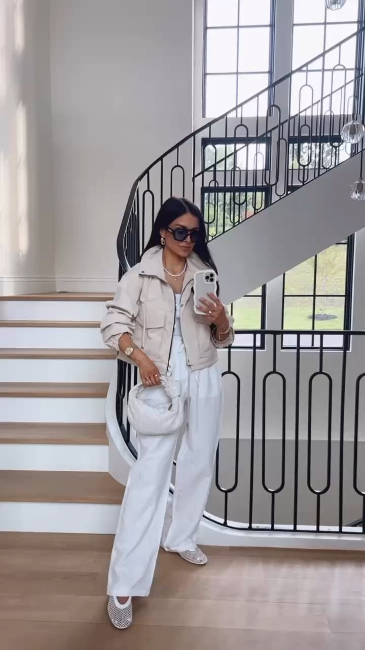 Amazon spring and summer fashion on sale! 
My linen pants are on sale and only $30 right now - normally $40.


#LTKSaleAlert #LTKOver40 #LTKTravel