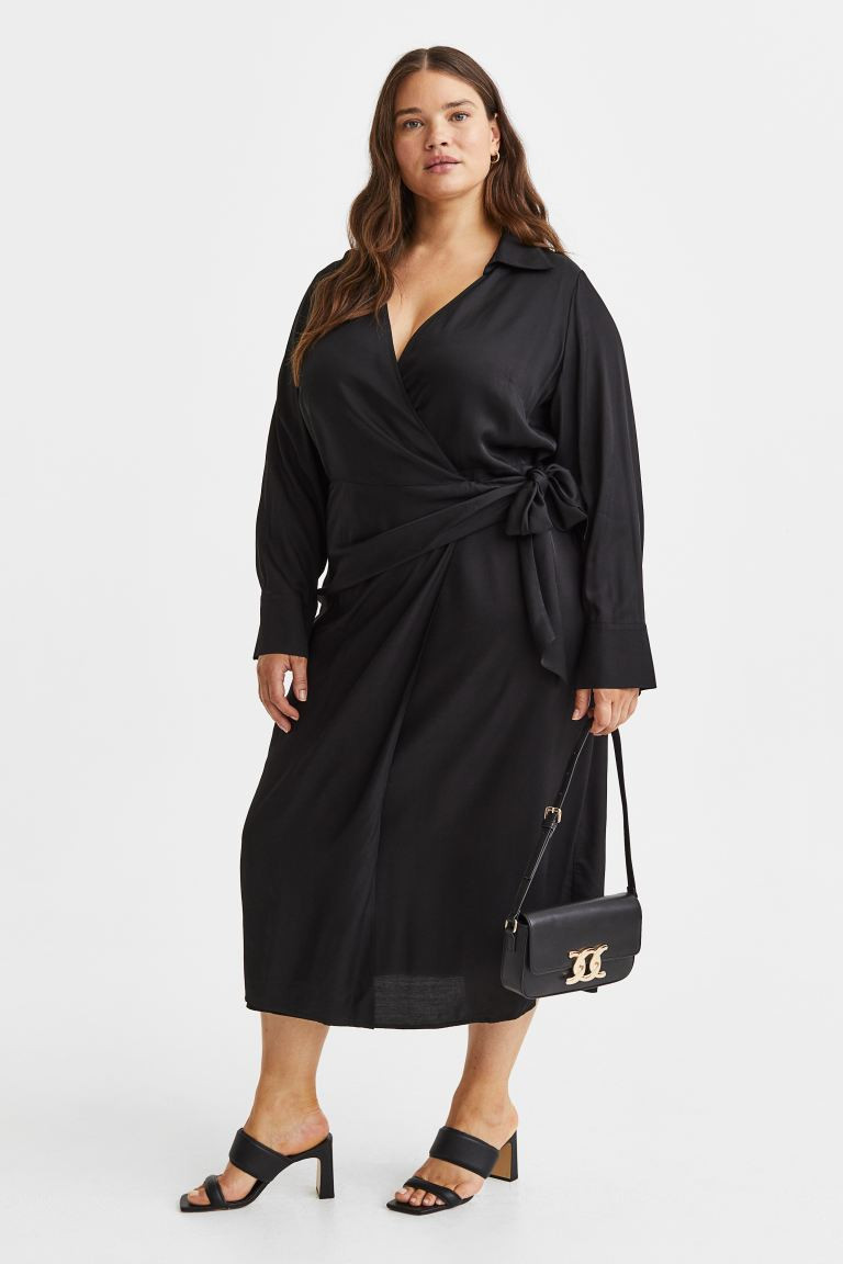 H&M+ Wickelkleid aus Satin | H&M (DE, AT, CH, NL, FI)