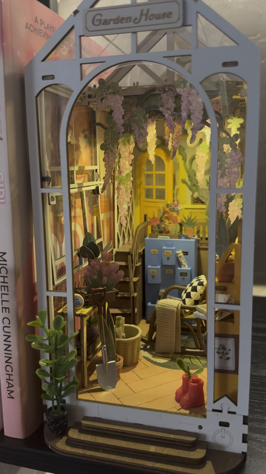 A look inside the Garden House book nook

#LTKfindsunder50 #LTKhome