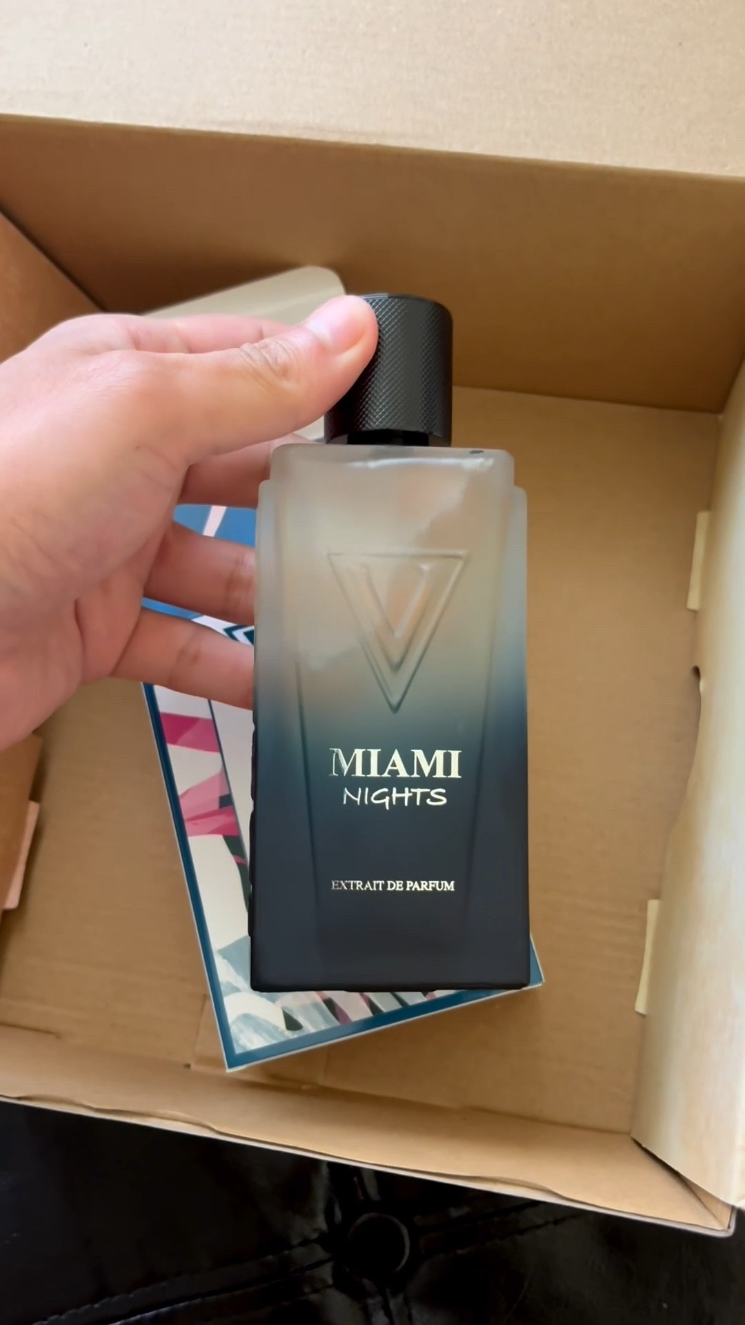 GRWM feat @vayanifragrance 
This extrait de parfum smells so good 😍
Top Notes: Lychee, Pink Pepper, Black Currant — vibrant and inviting 
Heart Notes: Jasmine, Rose, Vanilla — sensual and floral 
Base Notes: Vetiver, Sandalwood, Tonka, Musk — warm, deep, lingering 

A unisex fragrance for those who embrace bold nights and signature presence.
Crafted with high-quality ingredients
#VAYANIFragrance #LuxuryFragrance #ad

#LTKMens #LTKGiftGuide #LTKParties