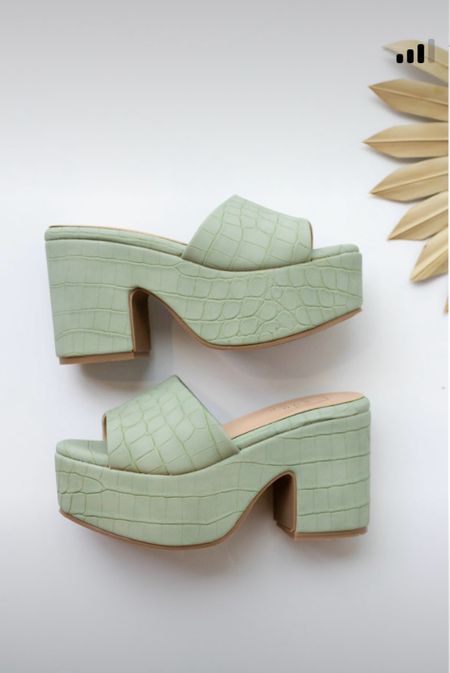 These heels are a MUST!!! Code shelbyxmode for 10% off 💙 

#LTKfindsunder100 #LTKstyletip #LTKshoecrush