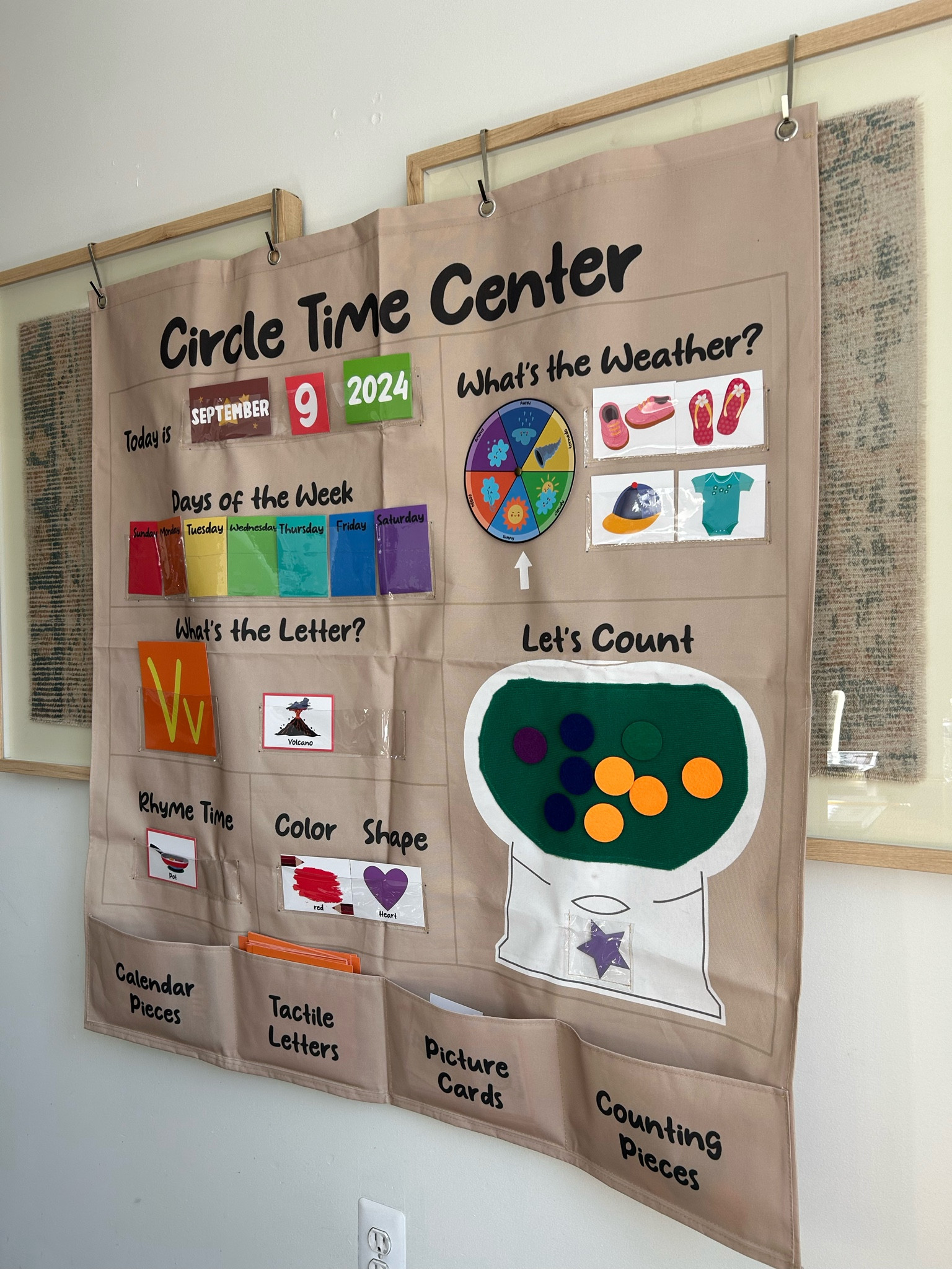 Circle time center 🤍

#LTKHome #LTKSeasonal #LTKKids
