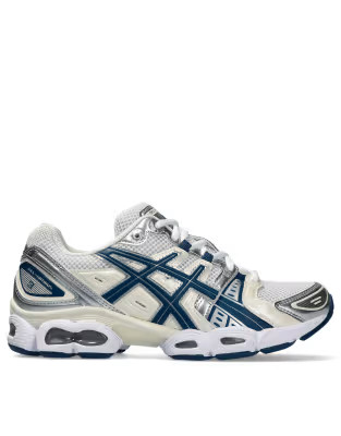 Asics - Gel-Nimbus 9 - Sneakers in wit en lichtindigo | ASOS (Global)
