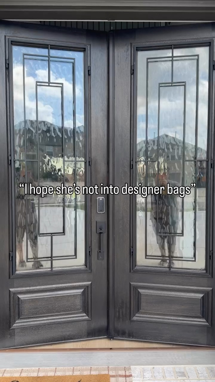 I hope she’s not into designer bags… worse—she’s spending all her money on her home 😌✨
But honestly, nothing hits like making your space feel cozy, calm, and finally yours. One small upgrade at a time 🤍🏡

#HomeInspo #CozyHome #RealLifeDecor #HomeReels #budgetfriendlydecor

#LTKHome #LTKSeasonal