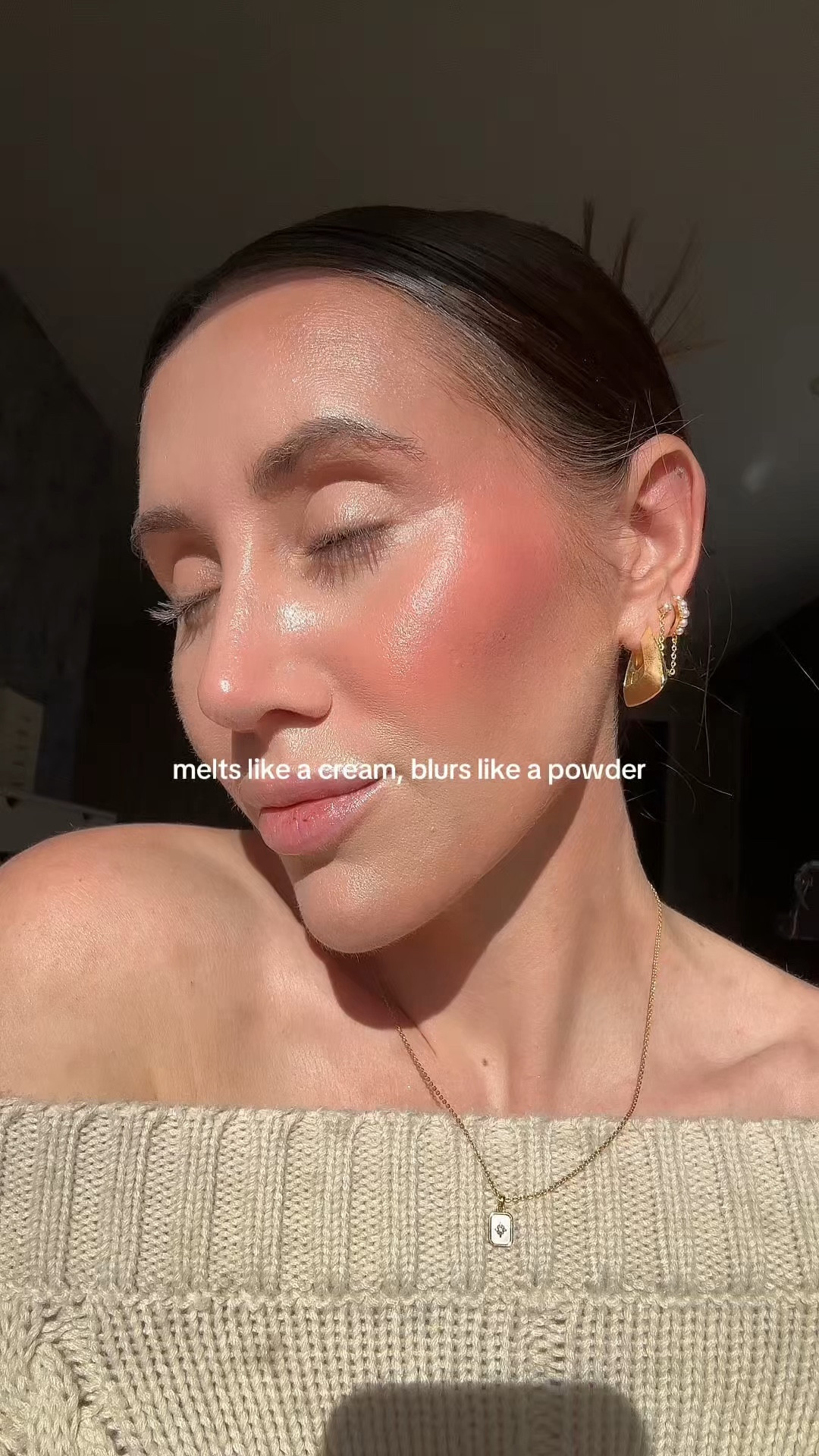 Shade rosy rest - If you love a soft, blurred blush look, this is such a good one. The Soshe Blurring Pillow Blush gives a smooth, diffused finish that makes your skin look naturally flushed without looking heavy. #soshebeauty #blush #naturalmakeup

#LTKBeauty