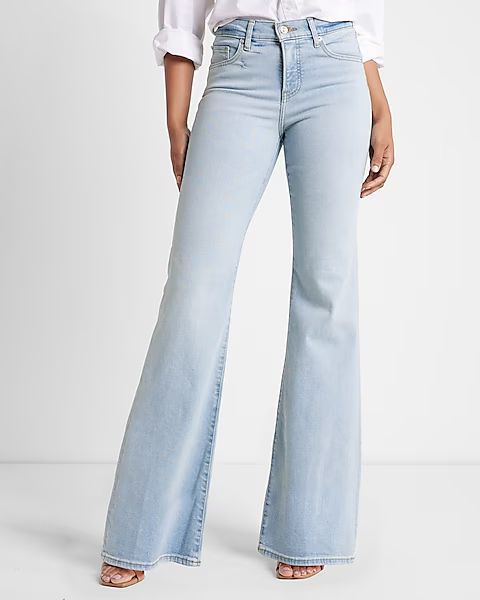 Mid Rise Light Wash '70s Flare Jeans | Express