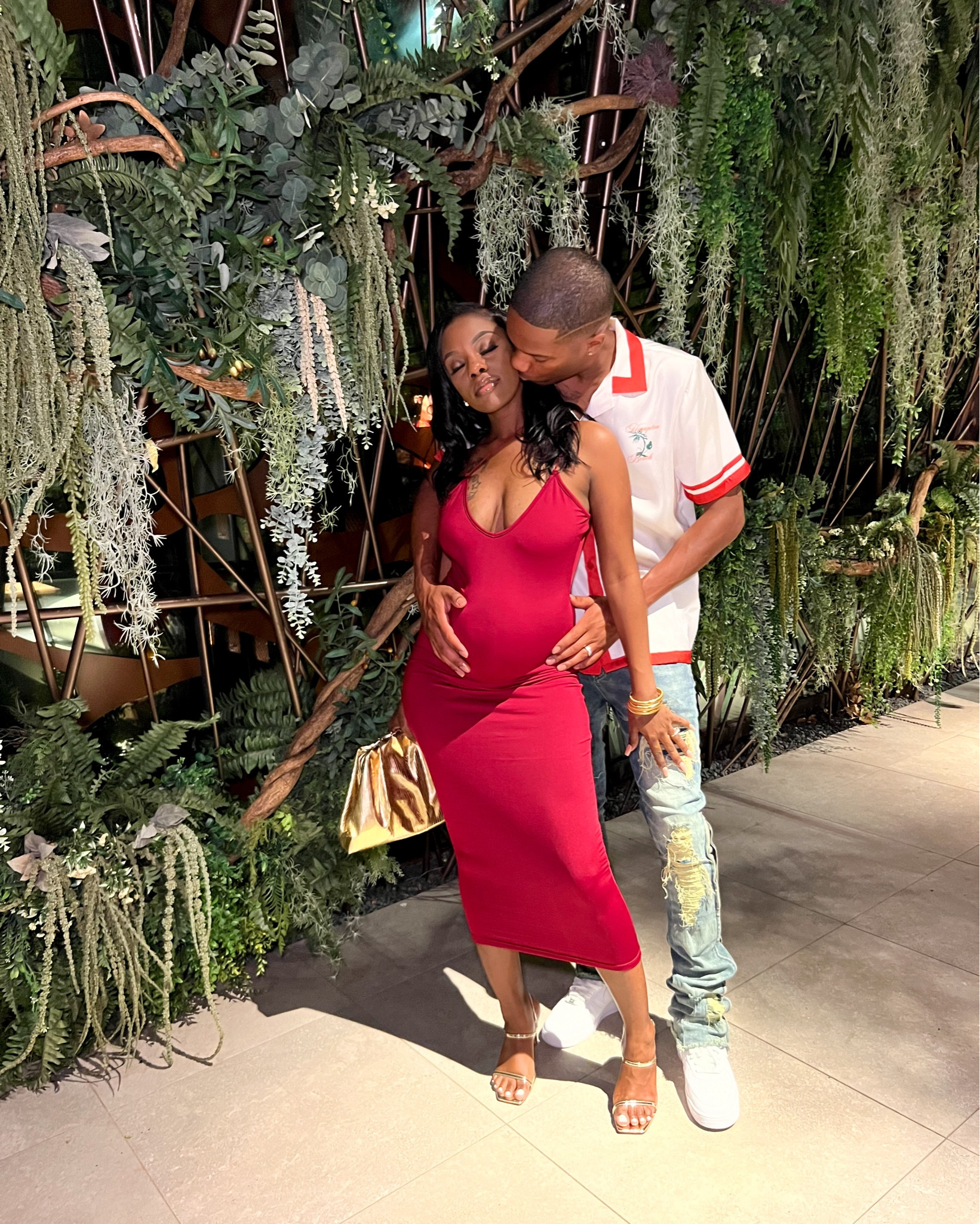 Datenight 

#LTKBump #LTKFamily