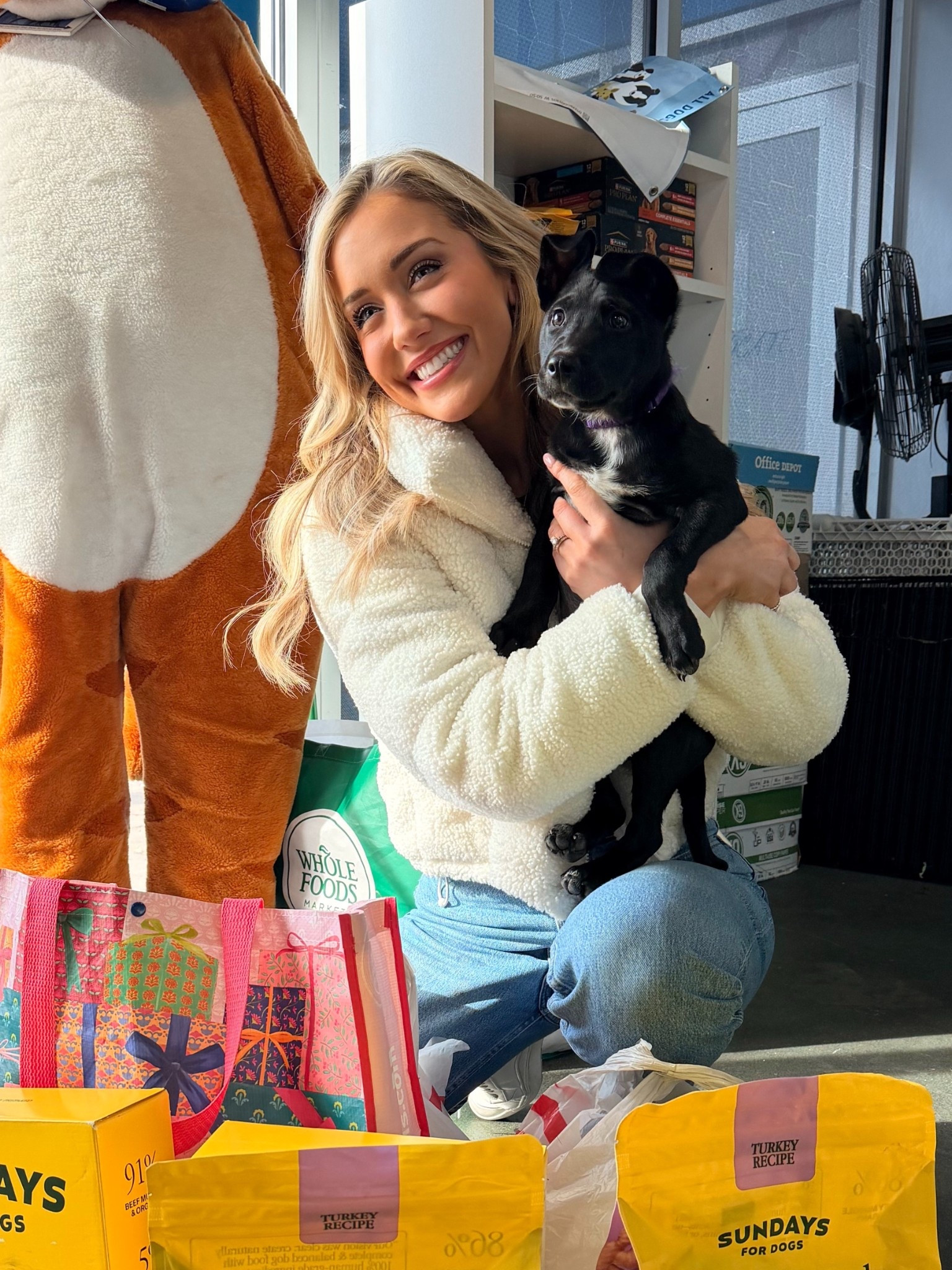 Look alike white puffer jackets! 🤍