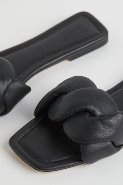 Slides | H&M (US + CA)