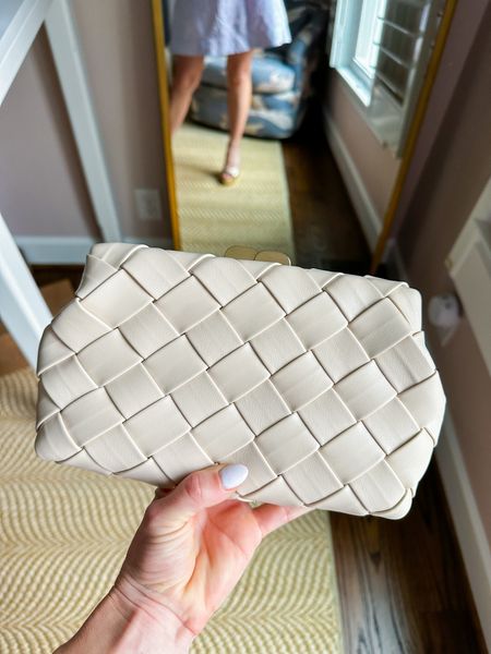 Perfect clutch for spring weddings and date night 

#LTKwedding #LTKparties #LTKitbag