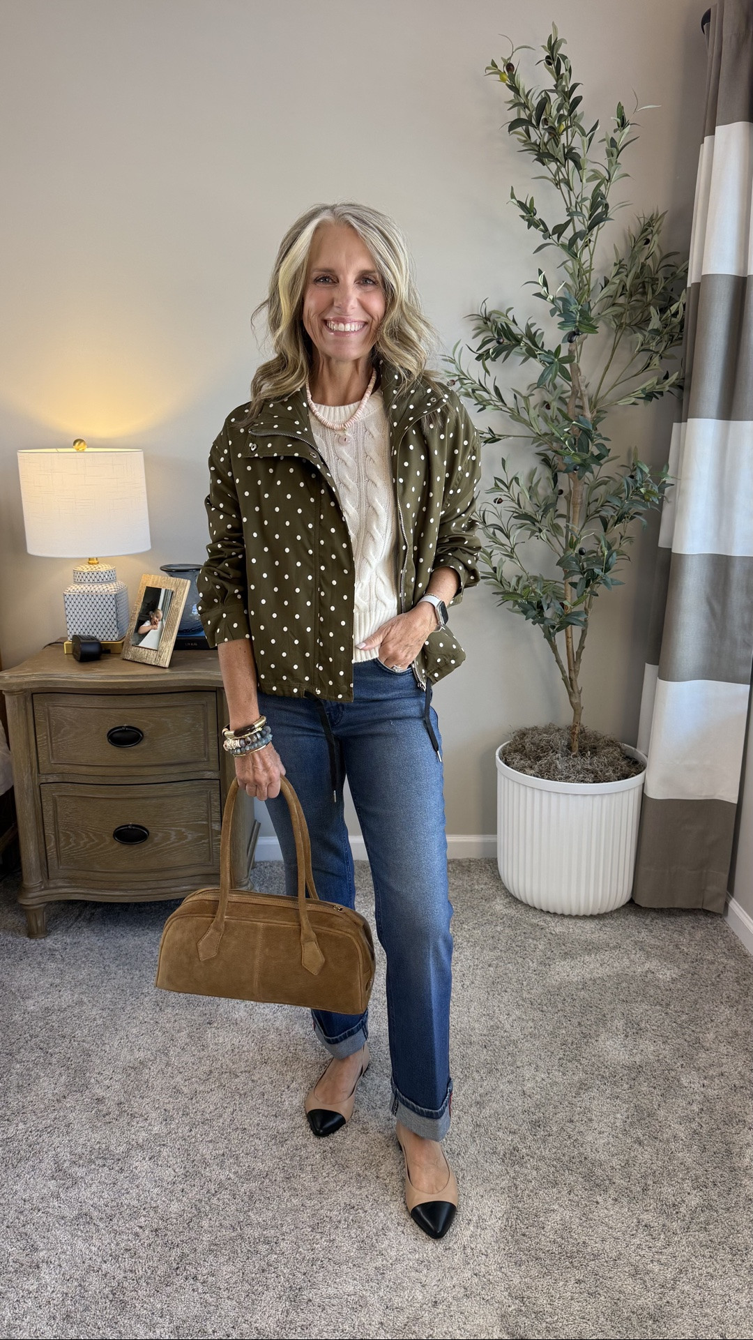 The perfect fall outfit if there ever was one. These jackets come in so many colors and they’re so easy to wear. Love the sweater from @Splendid . Super cute super comfy. Jeans are from @MERSEA wearing a 26.

#LTKootd #LTKmomlife #LTKOver40