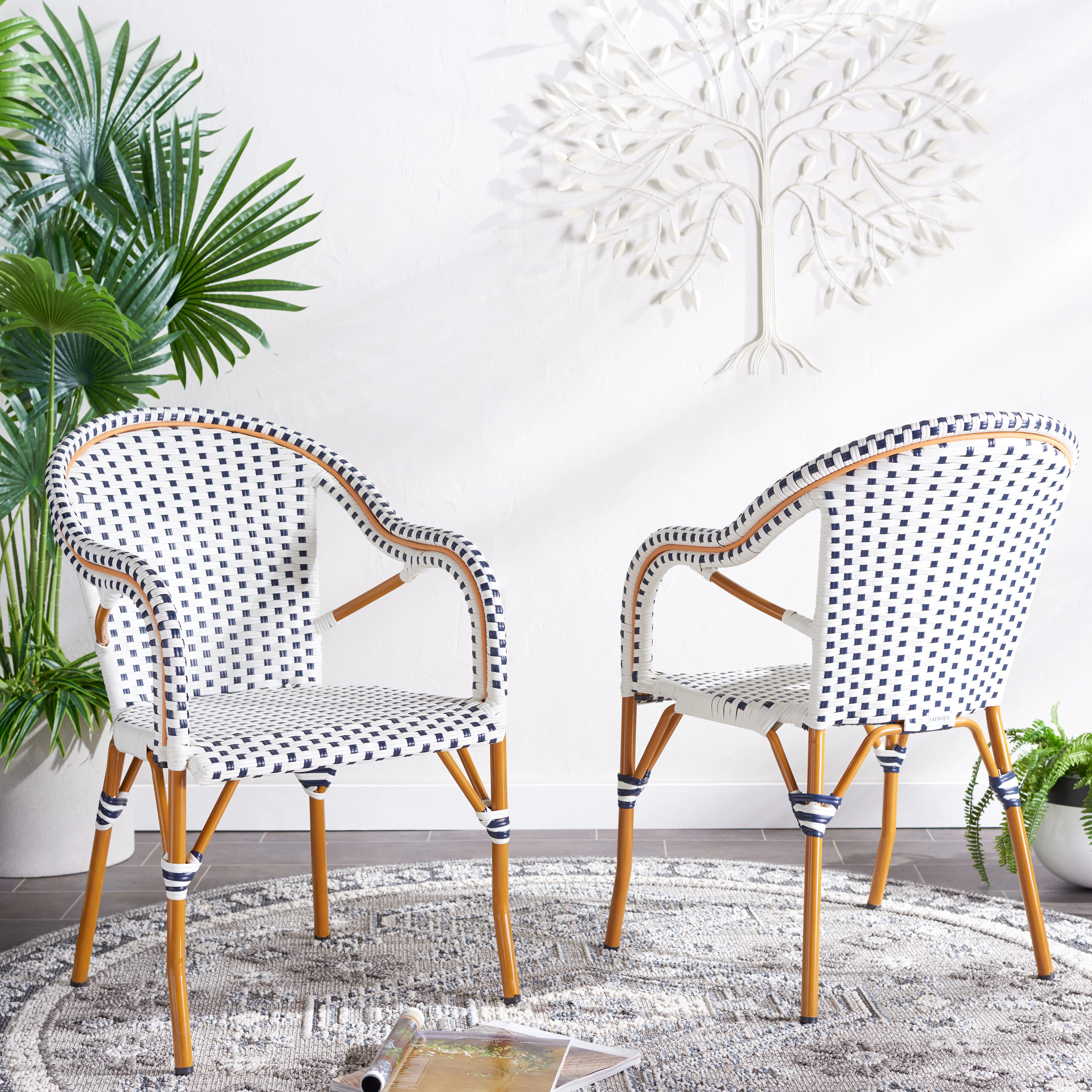 SAFAVIEH California Outdoor Patio Armchair, White/Navy, Set of 2 | Walmart (US)