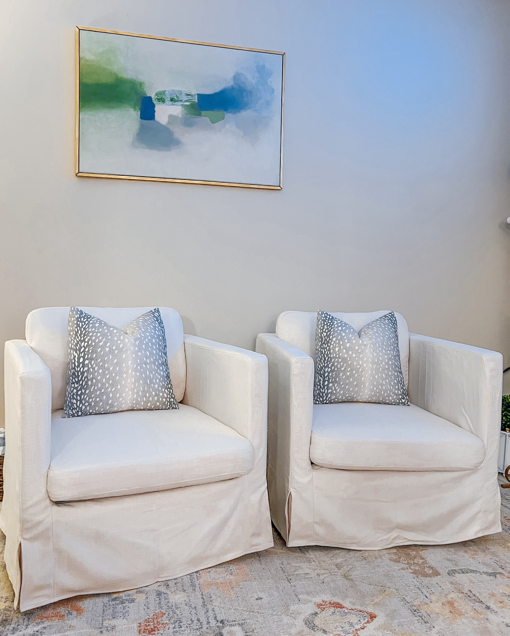 Love my new washable slipcovered swivel chairs!!!😍 Currently on sale for $214🙌🏻

Home Decor, Grandmillennial, Living Room, Accent Chair

#LTKHome