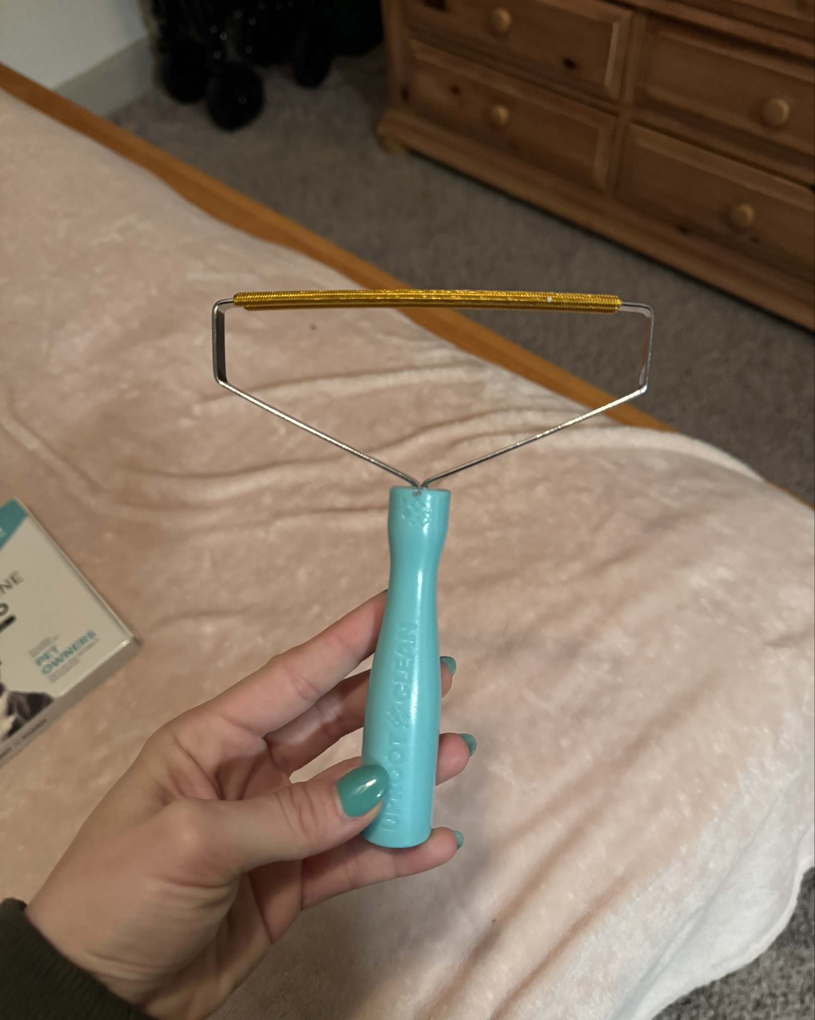 Have you tried any Uproot clean products? Corgis shed a ton so these are necessities in our house😅

#LTKFindsUnder50 #LTKHome #LTKGiftGuide