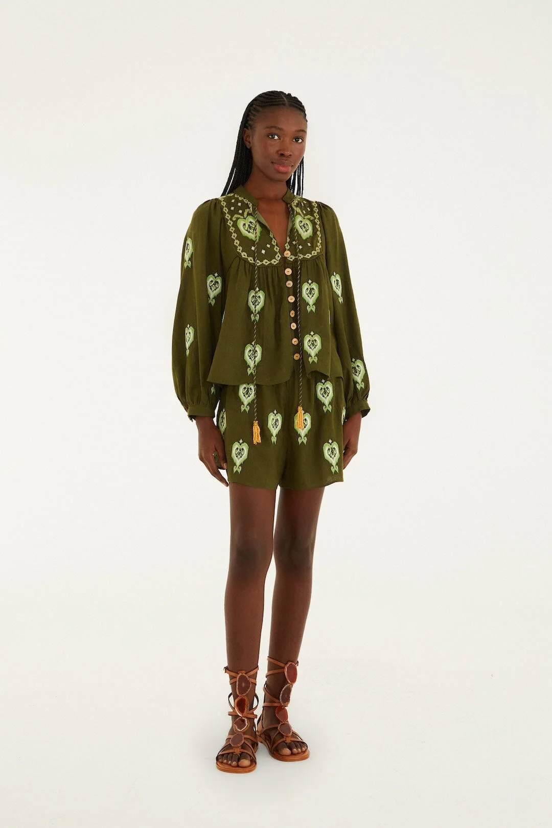 Green Heart Tapestry Embroidered Lenzing� Ecovero� Euroflax� Shorts | FARM Rio | FarmRio (US)