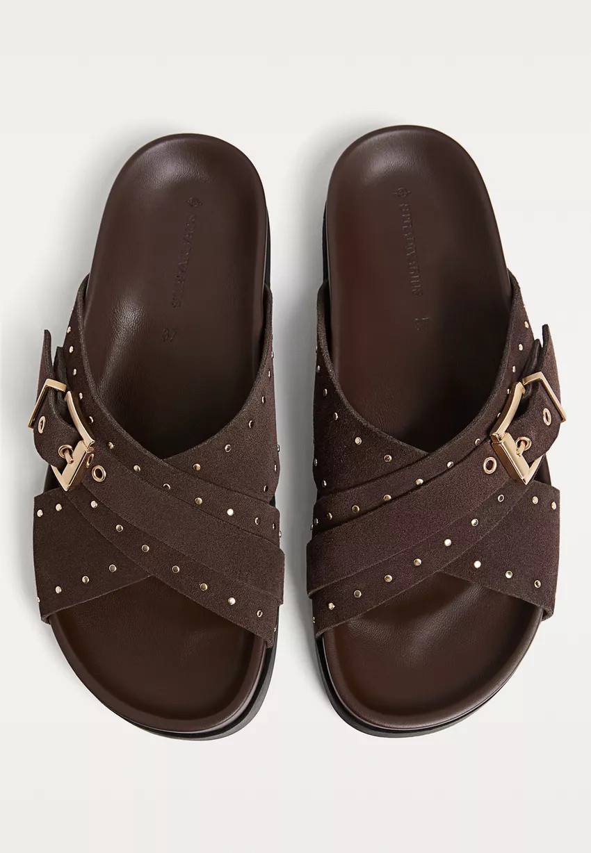 Leather flat slider sandals with studs - Women's Shoes | Stradivarius United Kingdom | Stradivarius (UK)