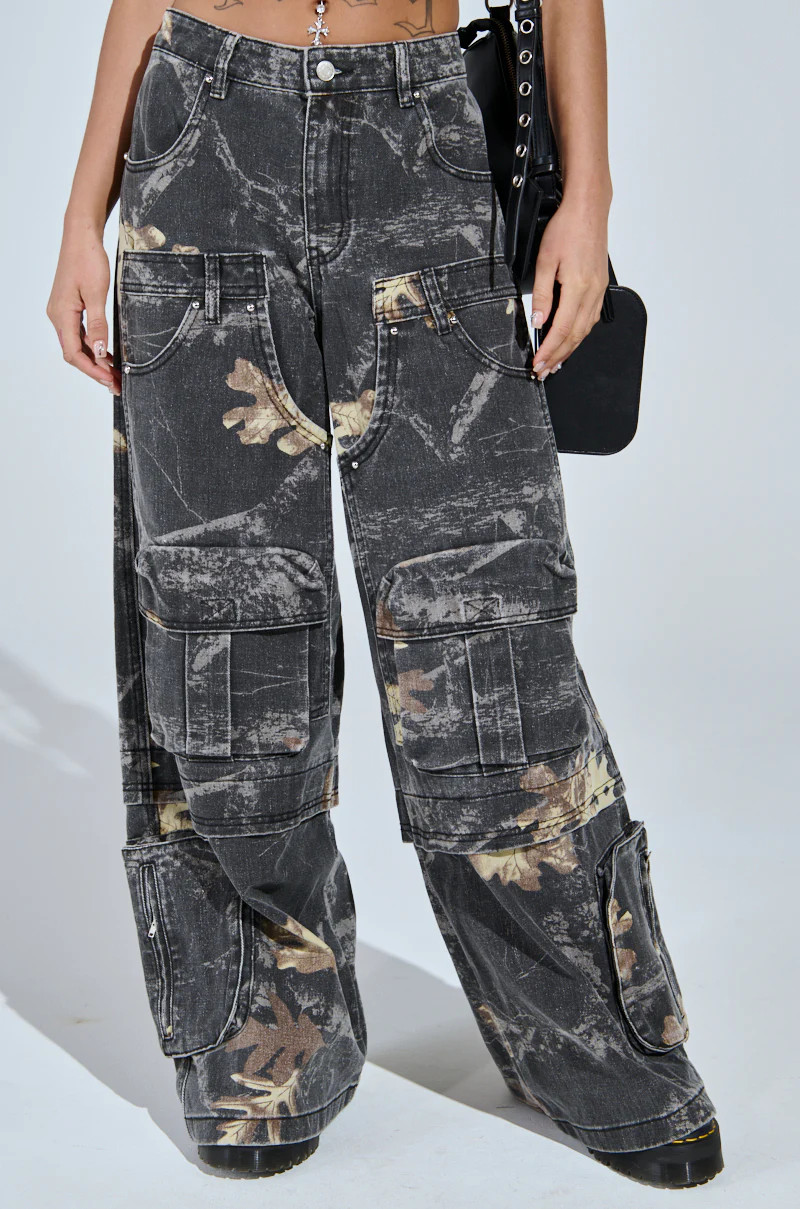 DOWN AND DIRTY CARGO CAMO PANT | AKIRA