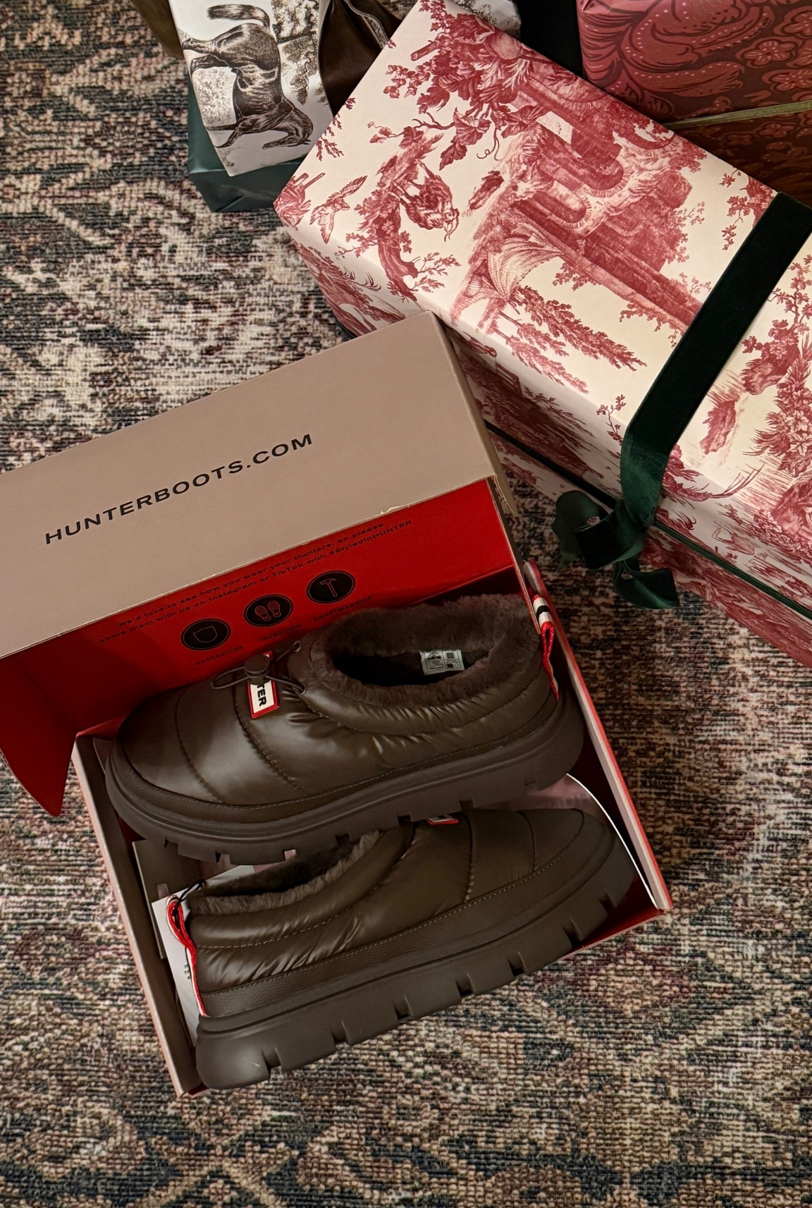 Hunter snow shoes! Got my true size!