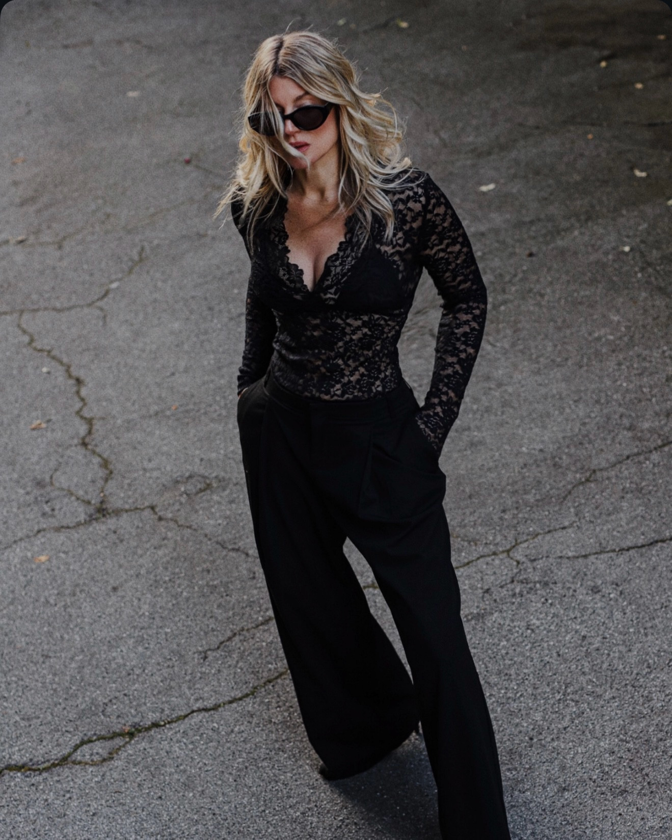  lace 🖤

#datenightoutfits #lacetrim #valentineoutfitwomen #minimalchic #minimalstyle #90sstyle 

#LTKValentine #LTKootd