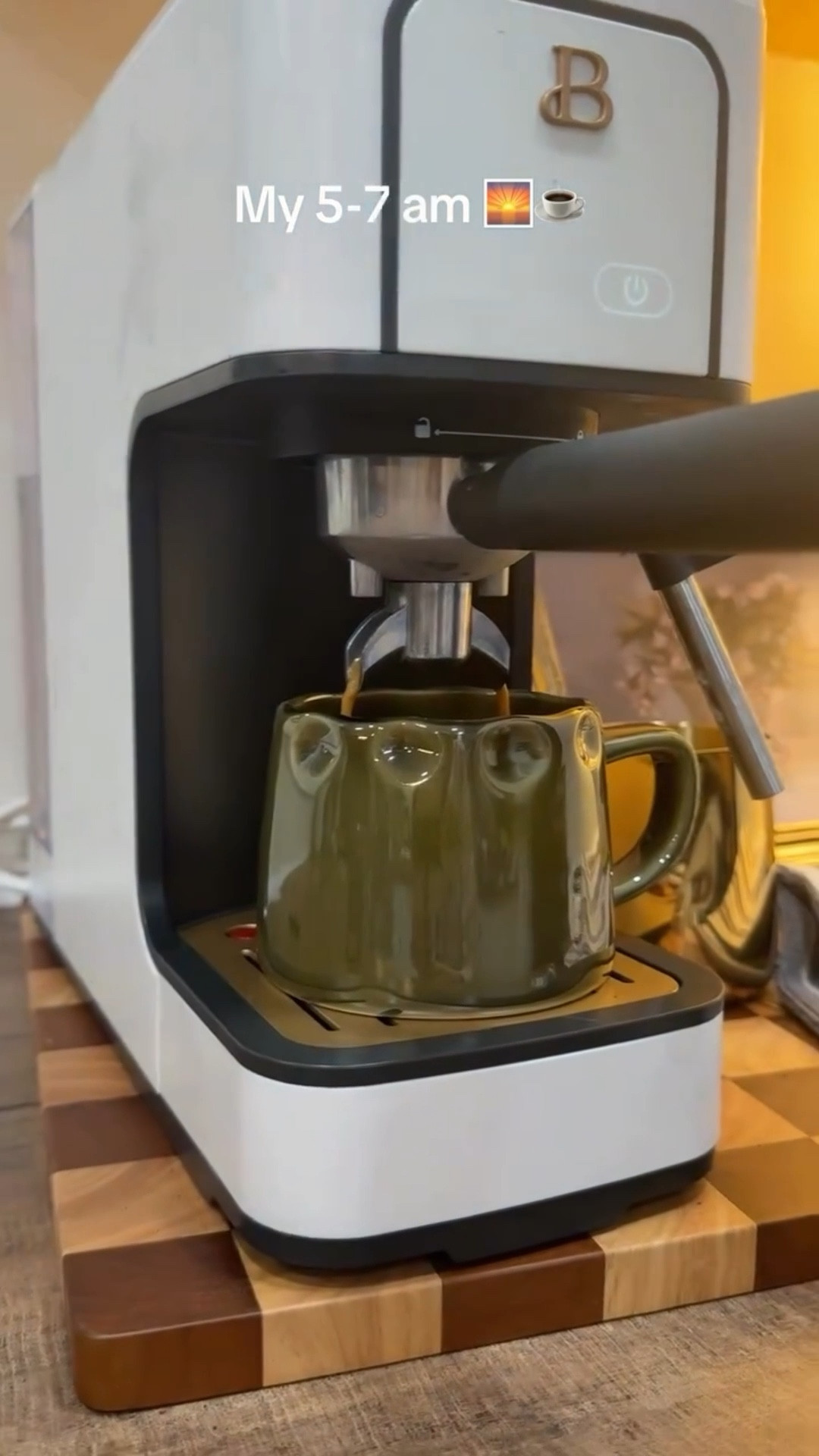 My 5-7 am 🌅☕️

#morningroutine #morningvlog
#hairstylist