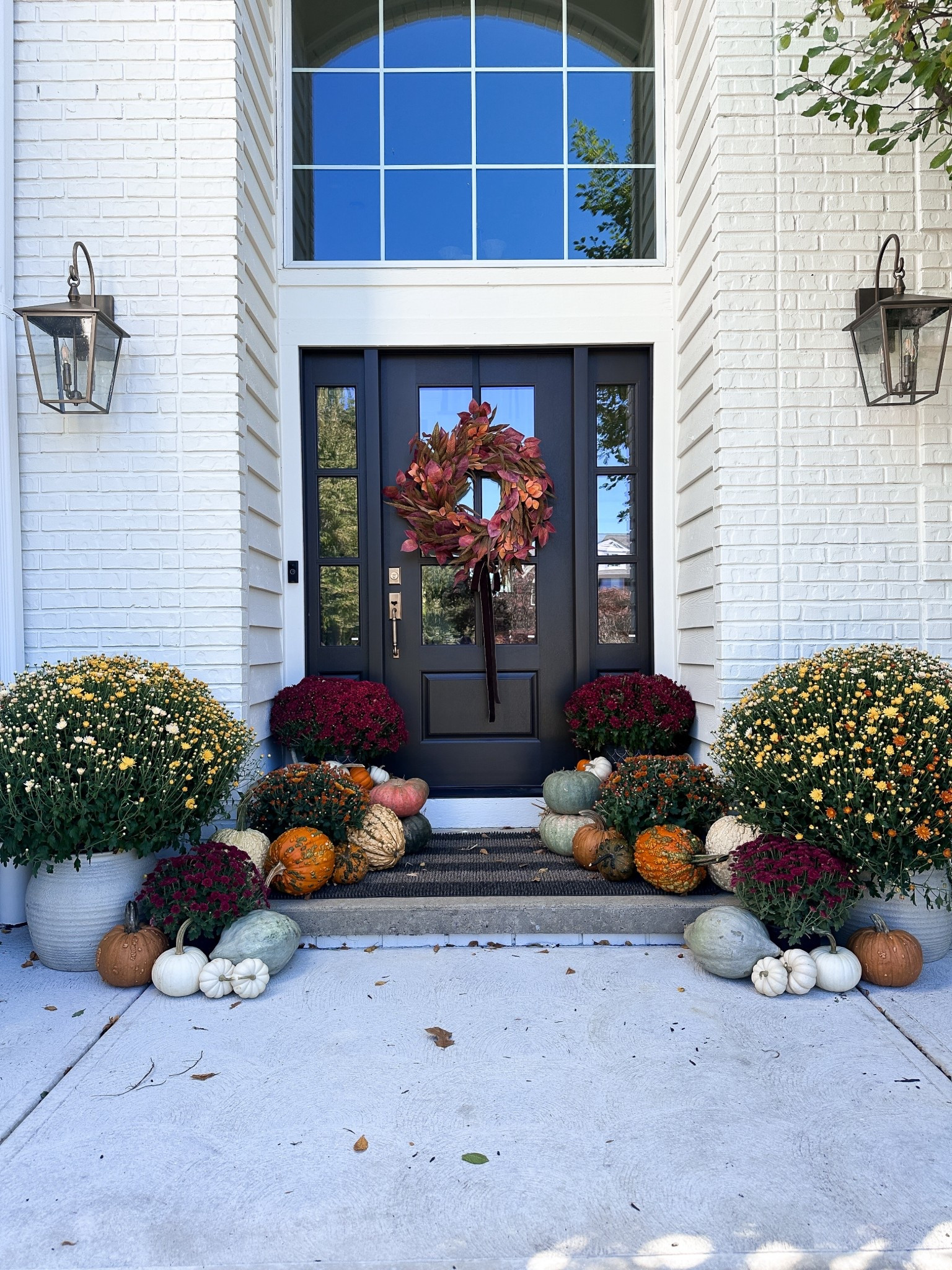 Front door & exterior lights 

#LTKHome