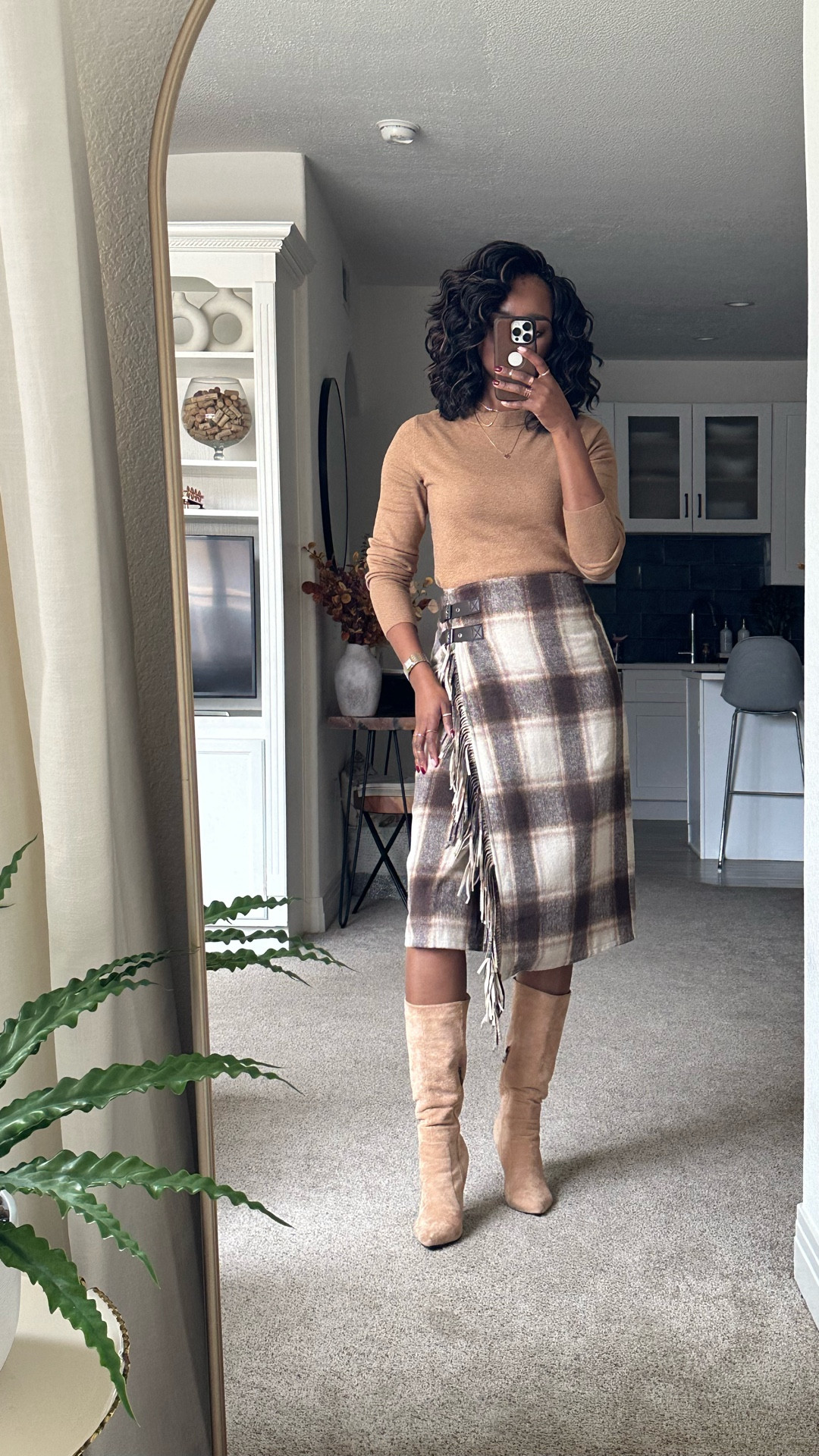 Loving my #ootd … Heading to the office. This look is perfect for Fall and great as a transitional look for the Winter. 

Skirt and sweater - wearing size Small 