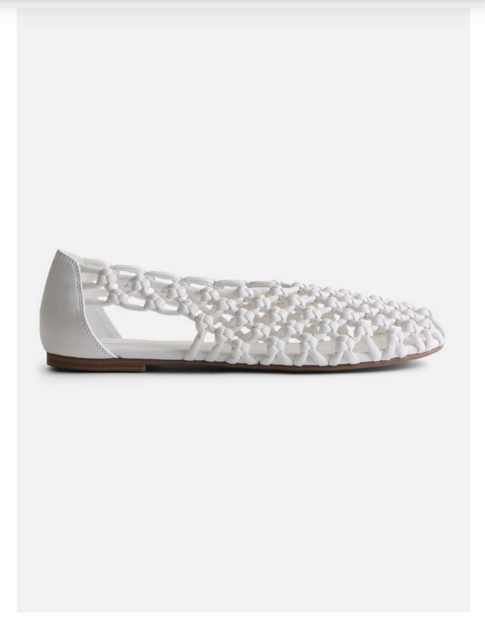 Loving these scoop braided ballet flats! They come in 2 more colors!

#LTKootd