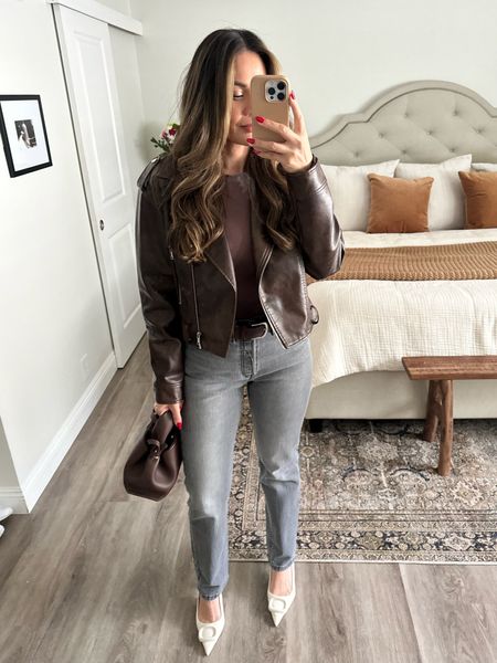 Grey + brown 🤎🩶🤌🏻

Wearing a size 26 in the 501 jeans , they have stretch! I’m 5’4” for
Reference 
The faux leather jacket is a medium for an oversized fit 




Jeans

#LTKSpringSale #LTKSeasonal #LTKstyletip
