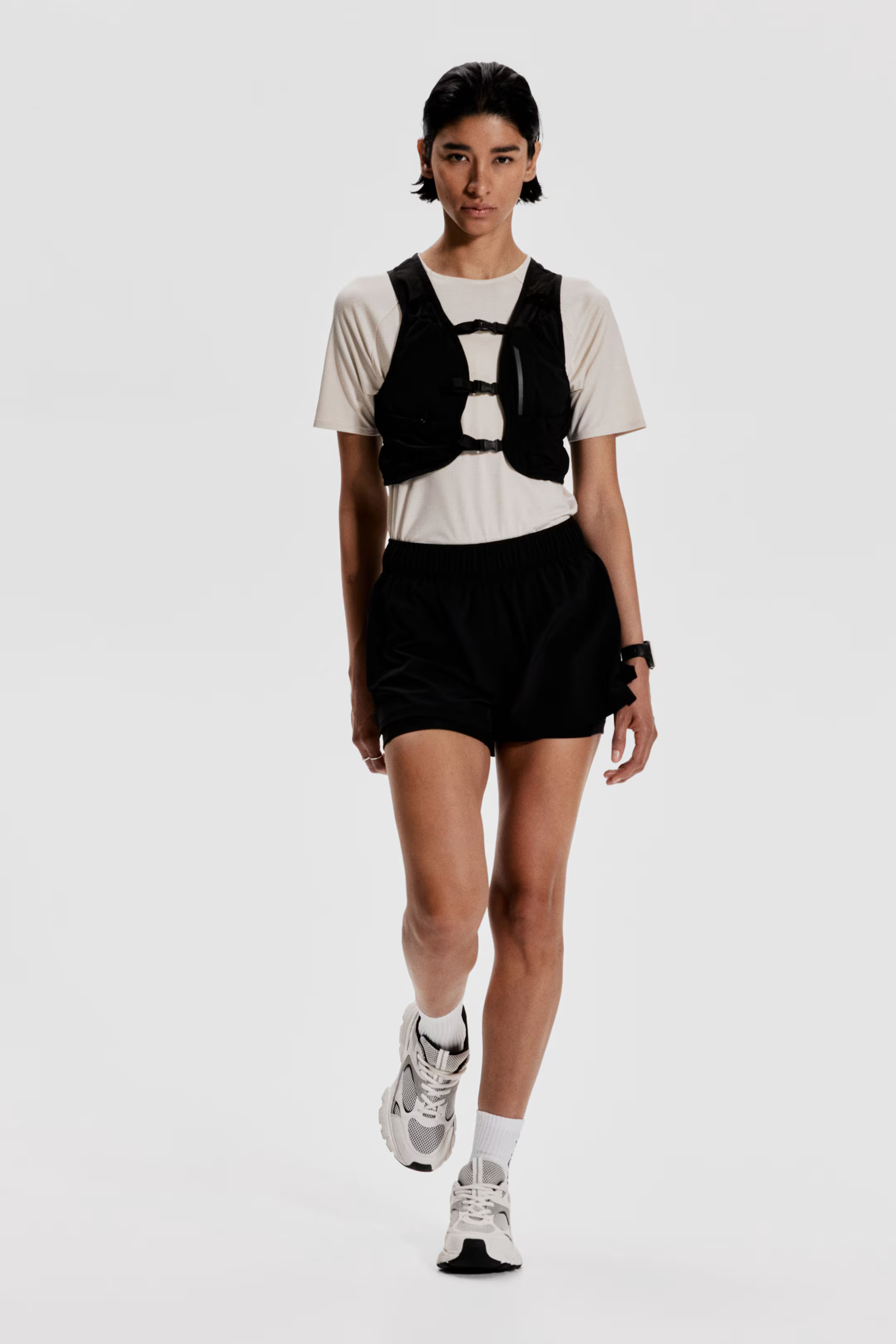 Double-layered running shorts with DryMove™ - Black - Ladies | H&M GB | H&M (UK, MY, IN, SG, PH, TW, HK)