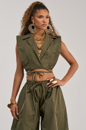 AKIRA Guess Who Vneck Collared Blouse In Olive | Size XL | AKIRA