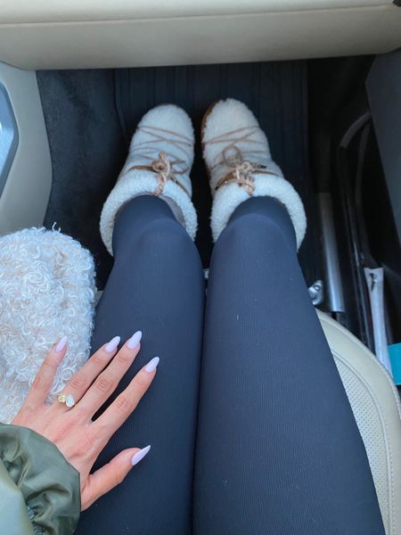 stay warm in style, snow angels ❄️🪽☁️
linked similar ribbed leggings for you. my ribbed one piece is from white fox. Use code Delaney 🌨️


#LTKfindsunder50 #LTKstyletip #LTKSeasonal