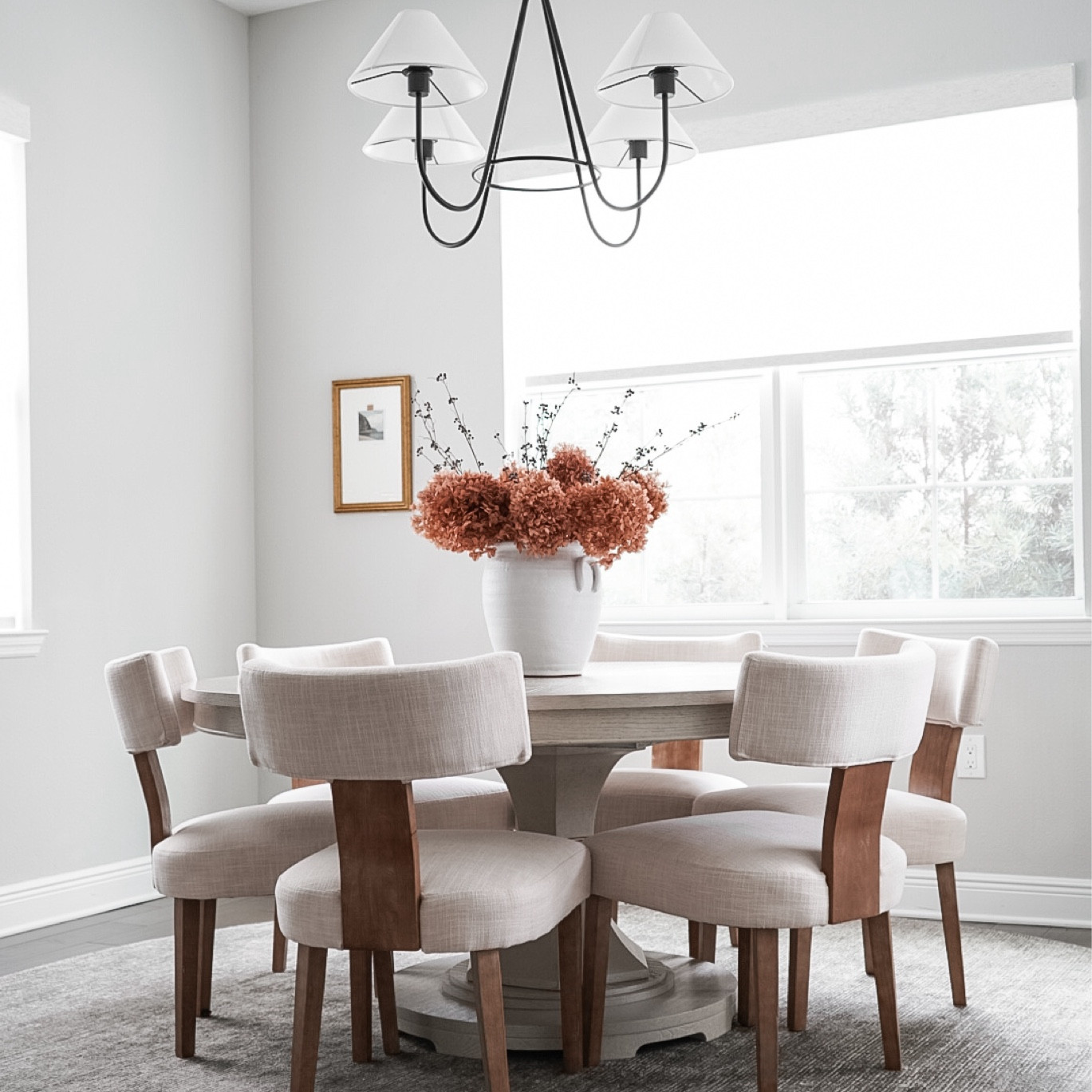 Breakfast nook vibes.
Love using round tables for gathering with friends and family. 

Table has been sold out for a while now but linking similar ones below. 