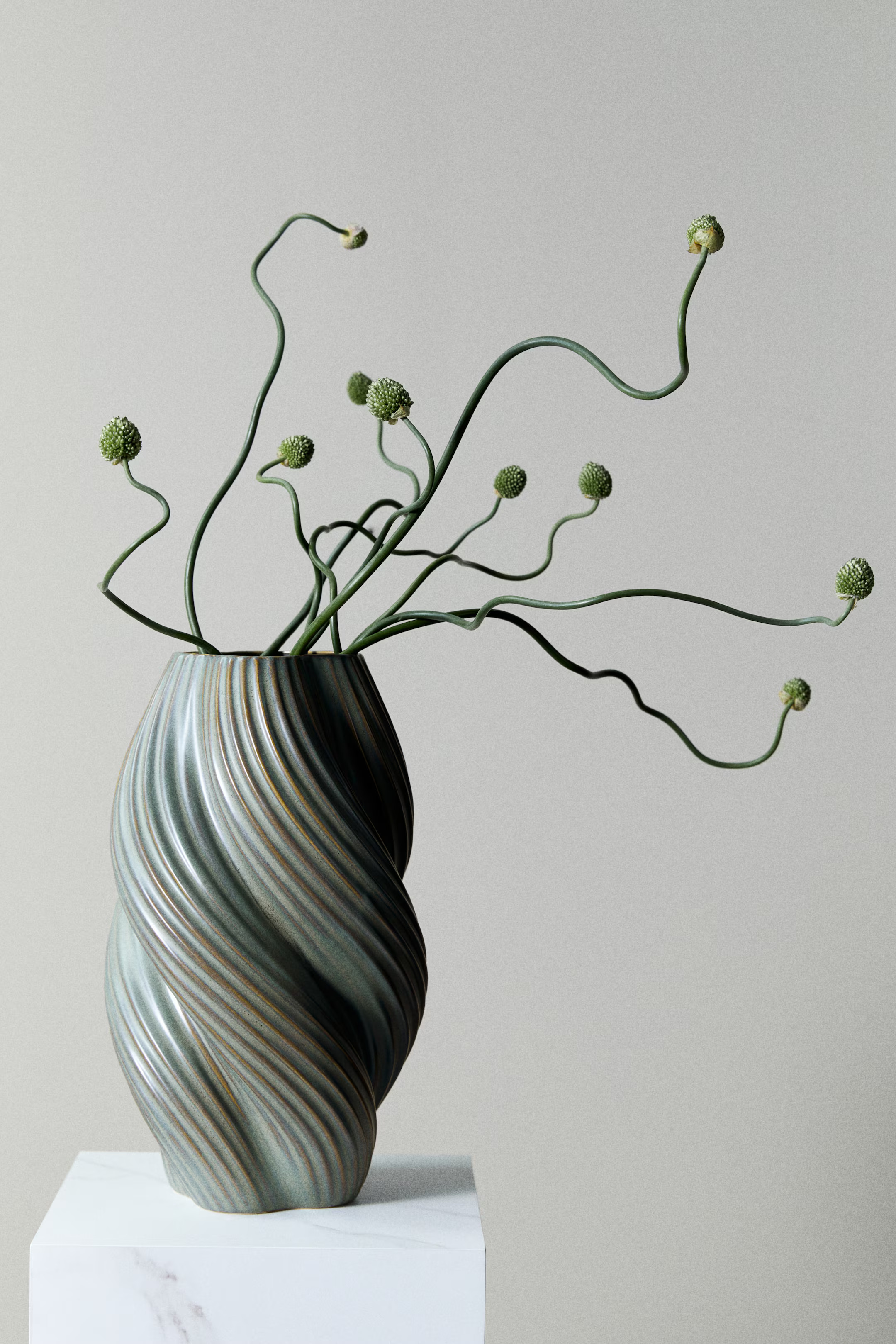 Hohe Vase aus Steingut | H&M (DE, AT, CH, NL, FI)