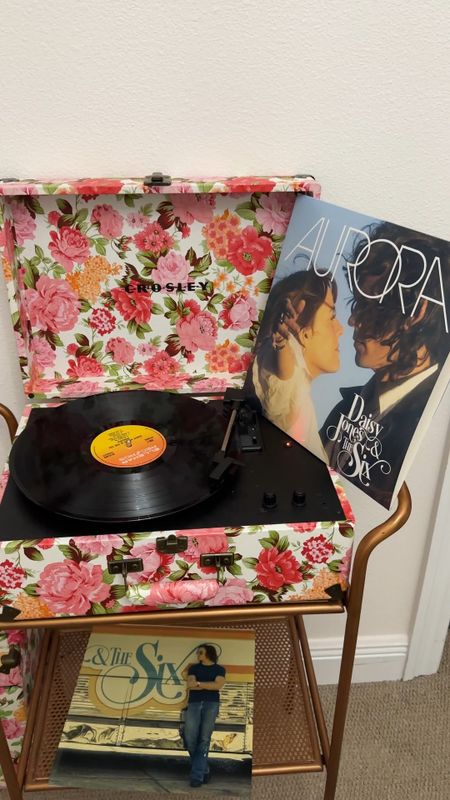 My Crosley Floral Record Player 🌸 It is a pretty rare style so I’ve linked it below! I am loving the new Daisy Jones & the six vinyl on this too 💋✌️🎸 

Record player | Vinyl | Daisy Jones & the Six | Music  

#LTKFind