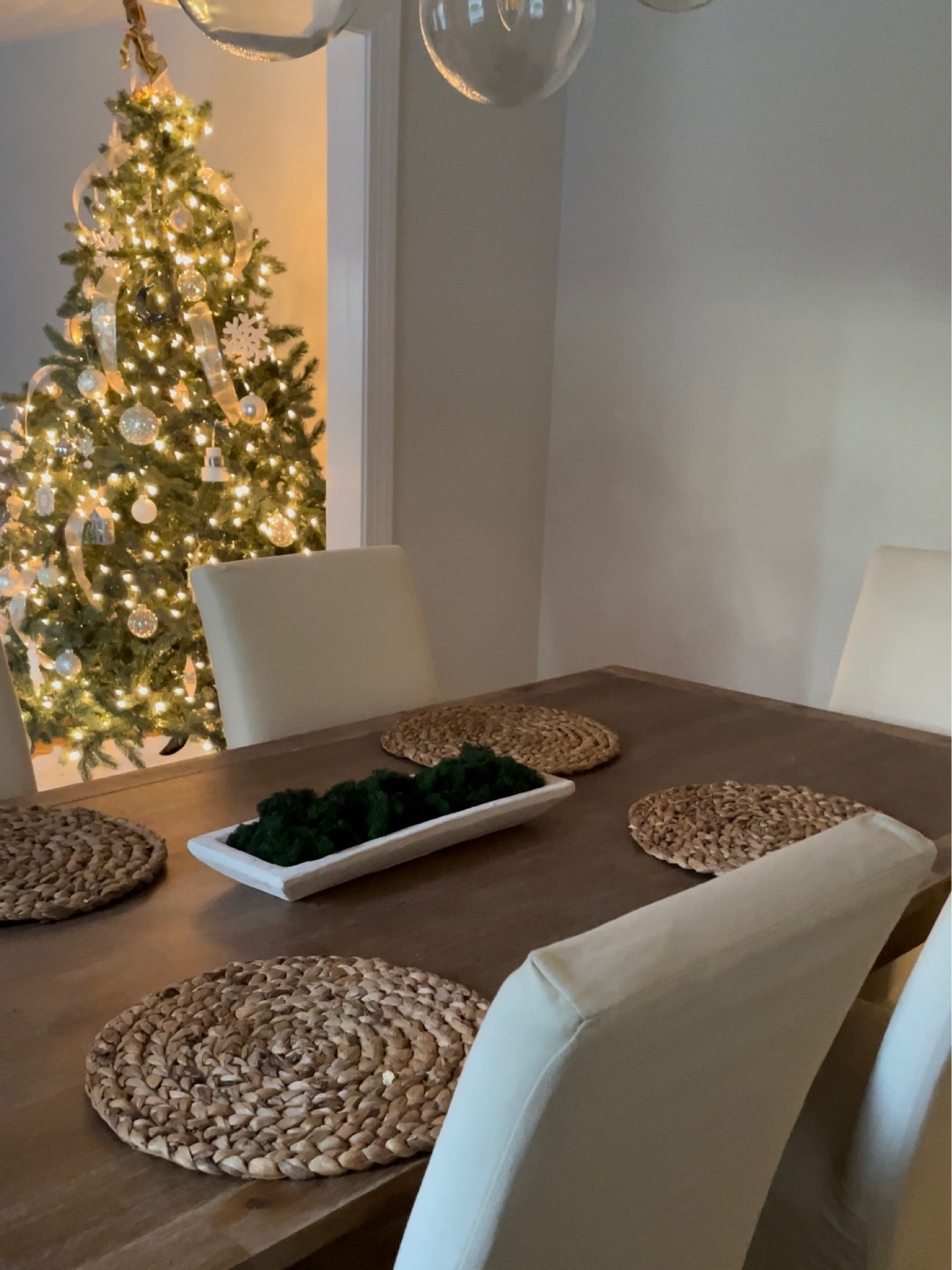 Dining room for the holidays ✨🎄

Dining room decor, Christmas tree, home decor 

#LTKSeasonal #LTKHoliday #LTKhome