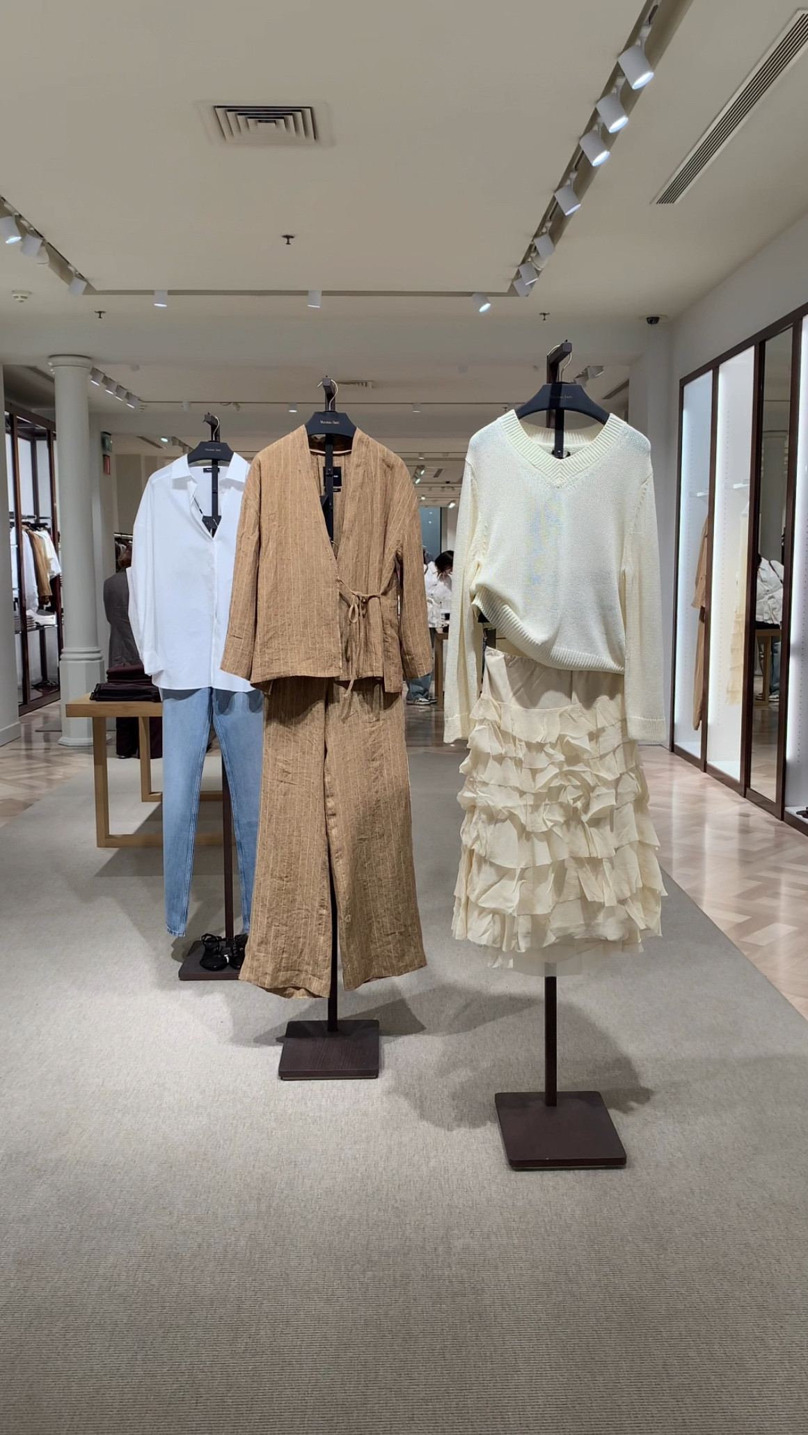 Come to discover Massimo Dutti's new collection 🖤 So gorgeous pieces for upcoming spring/summer season! 

Tags: Massimo Dutti, spring style, spring outfit, spring look, spring fashion, easy styling, summer fashion, summer look, summer style, chic & basic outfit, Parisian look, capsule wardrobe, office look, brunch style, high street, linen jacket, crochet, natural fibre, linen suit, waistcoat, linen dress, suede sandals

#LTKstyletip #LTKsummer #LTKspring