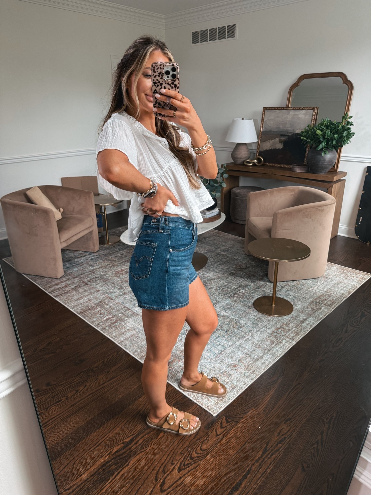 These jean shorts are so flattering!