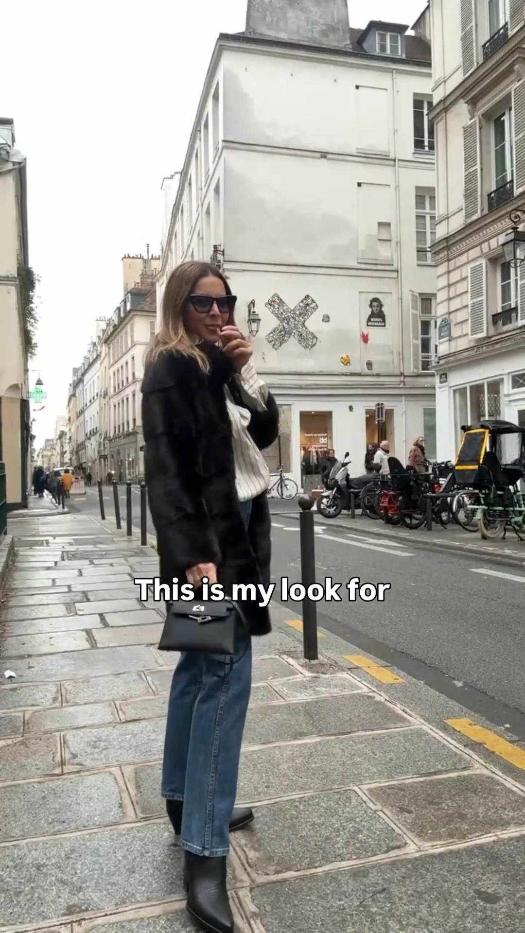 Jacket is a Small
Jeans are 25 
Shirt in Small 