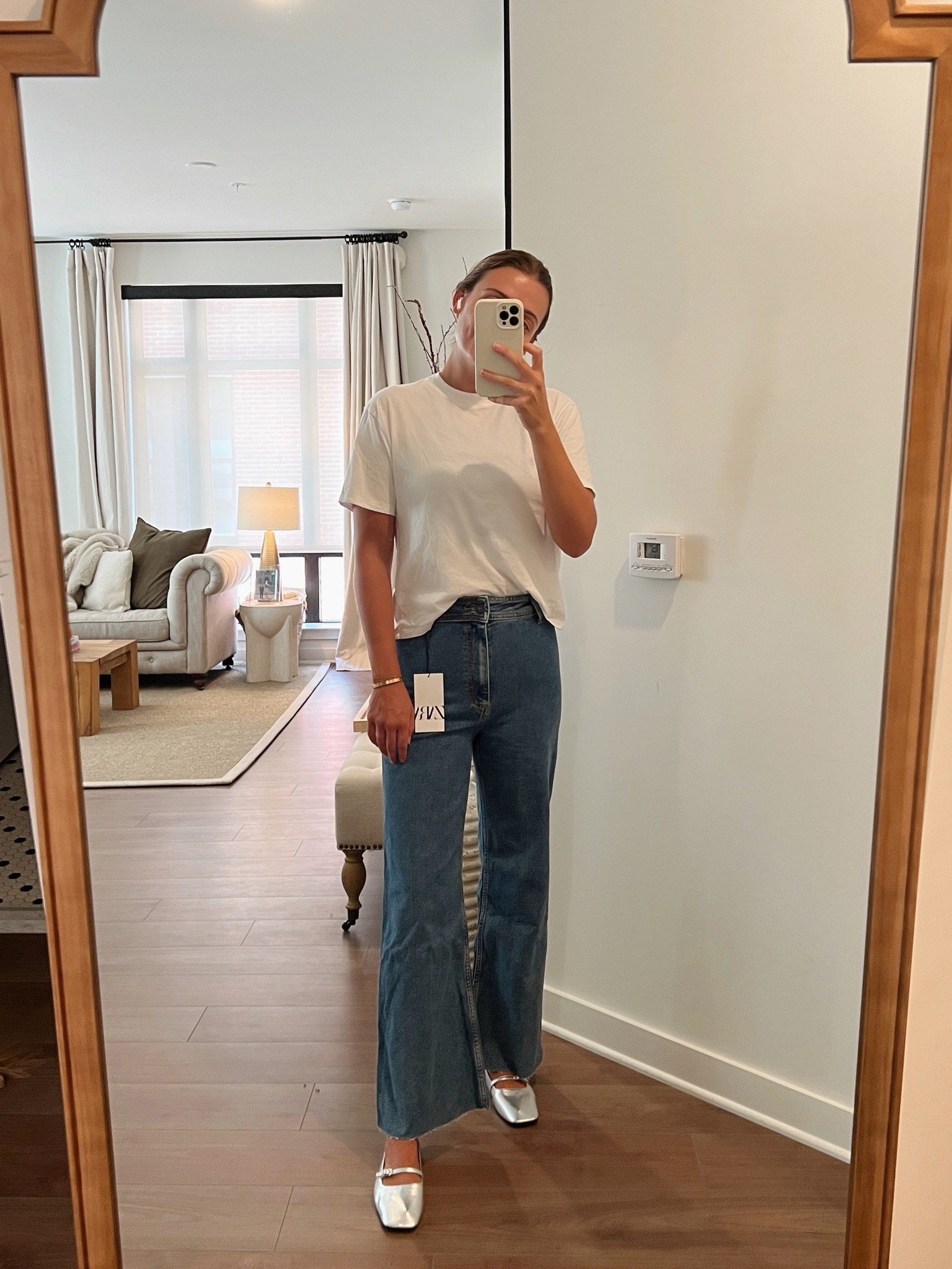 Quick Zara try on! Here’s a round up of some of our fav silver flats!

DM us for Zara links! 

#LTKshoecrush #LTKunder50 #LTKunder100